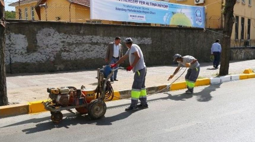 Ey&uuml;p&rsquo;te Cadde Ve Sokaklara Bahar Geldi