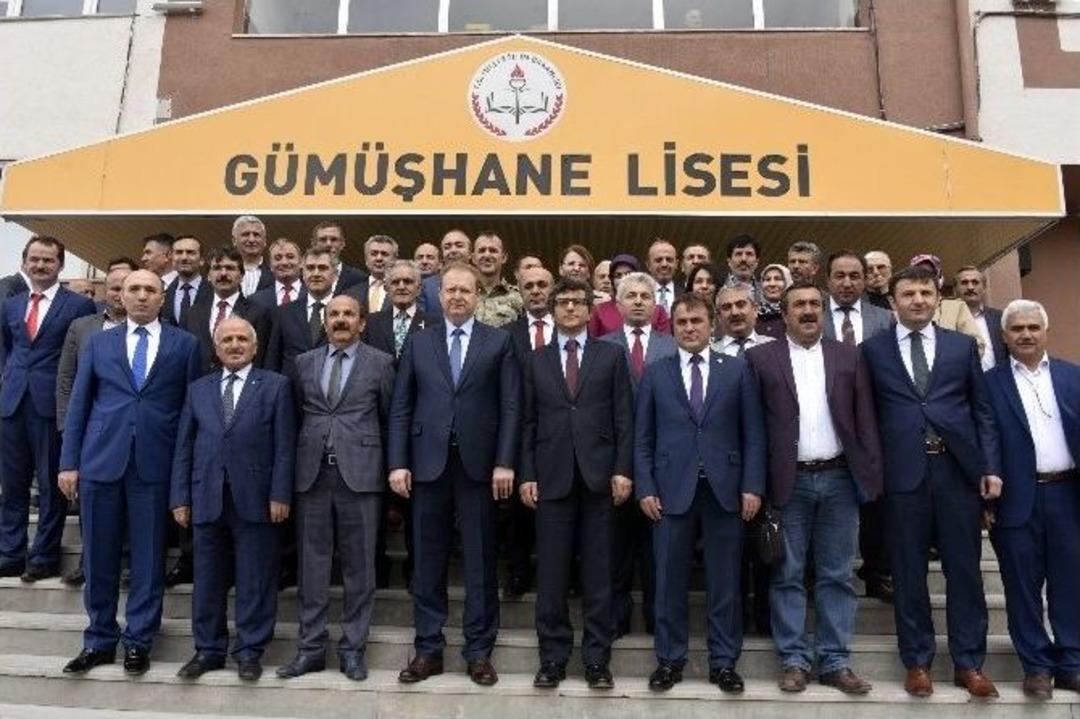 G&uuml;m&uuml;şhane Lisesinde Hasan Nuri Yaşar K&uuml;t&uuml;phanesi A&ccedil;ıldı