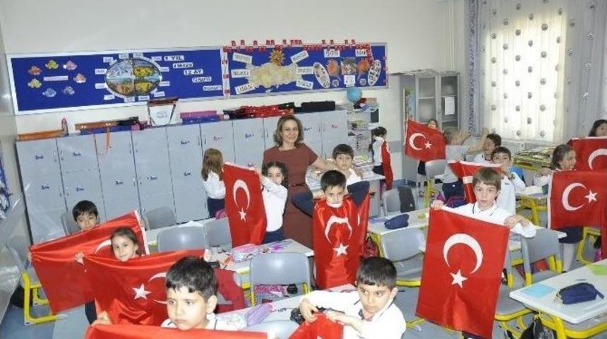 Minik Kalplerin Duyguları Mehmetçiğe Moral Oldu