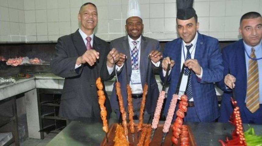 Yabancı Belediye Başkanlarının Mangal Keyfi