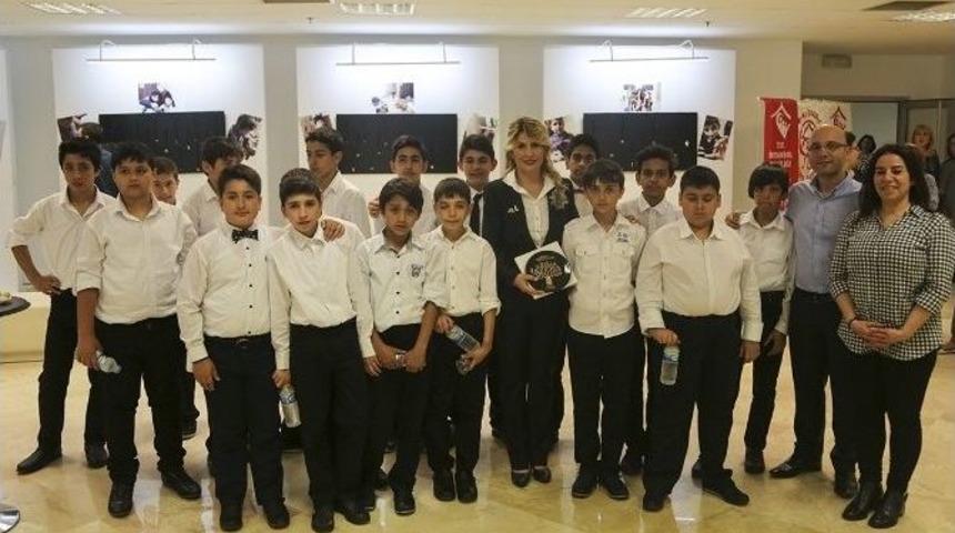 Sevgi Evi &Ccedil;ocuklarından Takı Sergisi