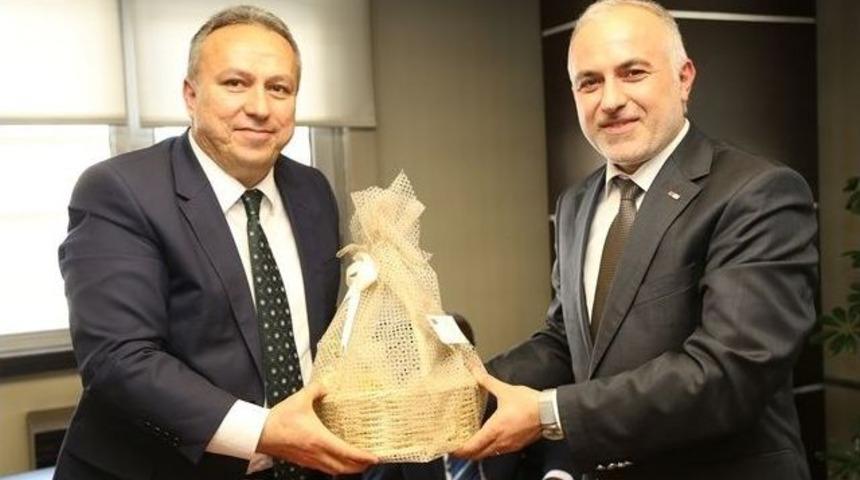 Vali Fidan Yurt İ&ccedil;in Kızılay&rsquo;ın Kapısını &Ccedil;aldı
