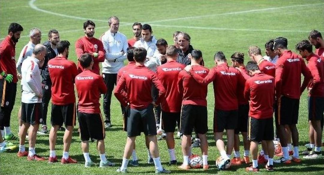 Galatasaray&rsquo;da Hazırlıklar S&uuml;r&uuml;yor