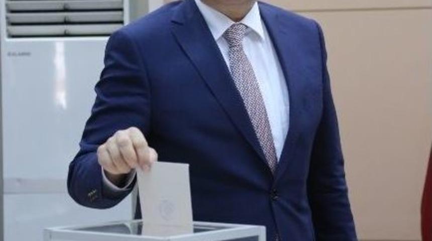 B&uuml;y&uuml;kşehir Belediyesi 2015 Faaliyet Raporu Onaylandı