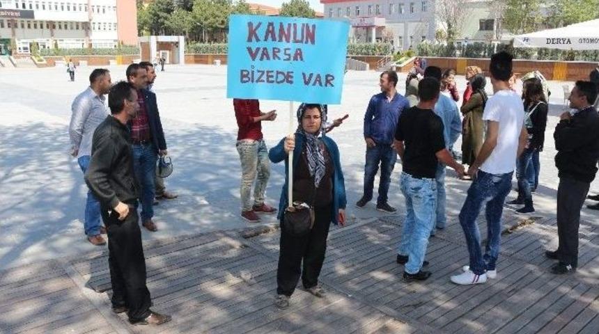 Maaşlarını Alamayan Tekstil İş&ccedil;ileri Eylem Yaptı