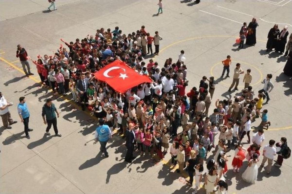 Minik Ellerden Mehmet&ccedil;ik&rsquo;e Mektup