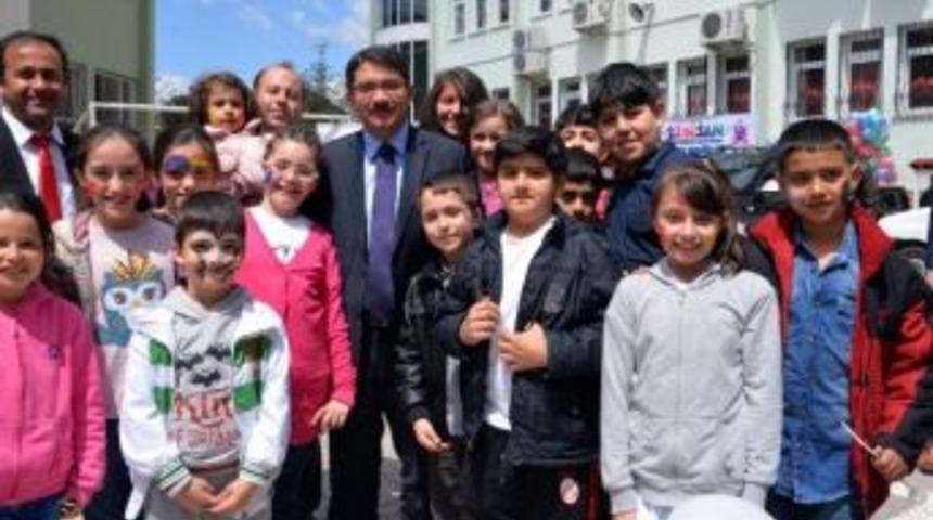 Başkan &Ccedil;elik&rsquo;ten 23 Nisan Mesajı