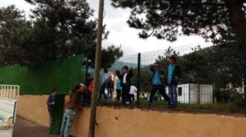 Kartepe&rsquo;de Okul Duvarları Yeşilleniyor