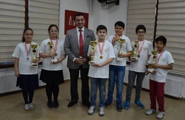 Bozüyük’te Satranç Turnuvası Ödülleri Verildi