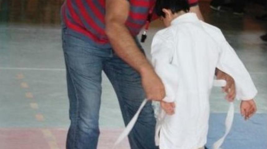 Cizre&rsquo;de 23 Nisan Etkinlikleri Kapsamında Judo Turnuvası Yapıldı