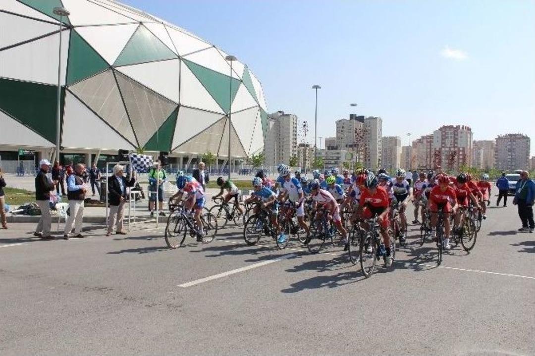 Konya&rsquo;da D&uuml;nya &Ccedil;ocukları Yarışıyor