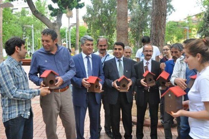 Lise Öğrencileri Kendi Yaptıkları 100 Adet Kuş Yuvası Ağaçlara Astı G5