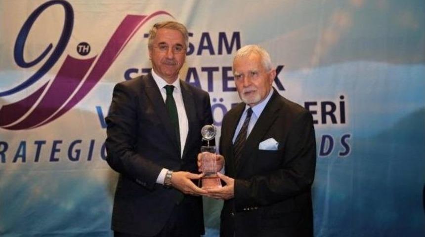 Tasam&rsquo;dan Başkan Yanılmaz&rsquo;a, Stratejik Vizyon Sahibi Siyaset&ccedil;i &Ouml;d&uuml;l&uuml;
