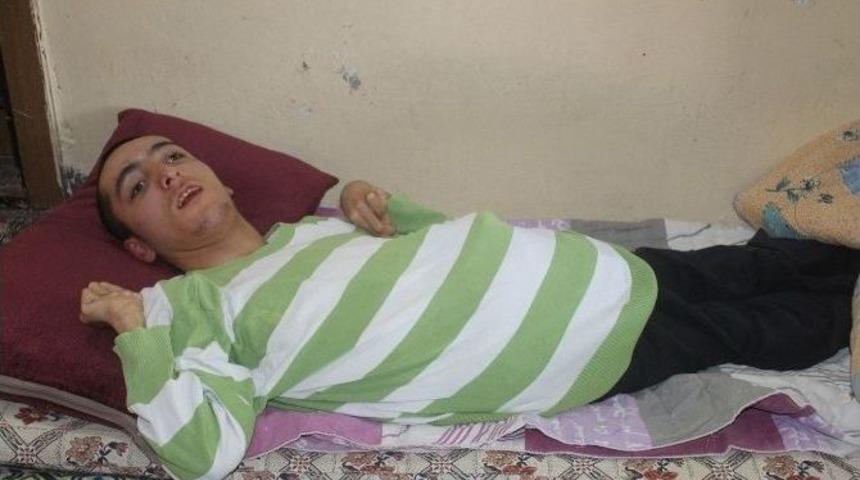 Yatalak Gen&ccedil; Askere &Ccedil;ağrıldı