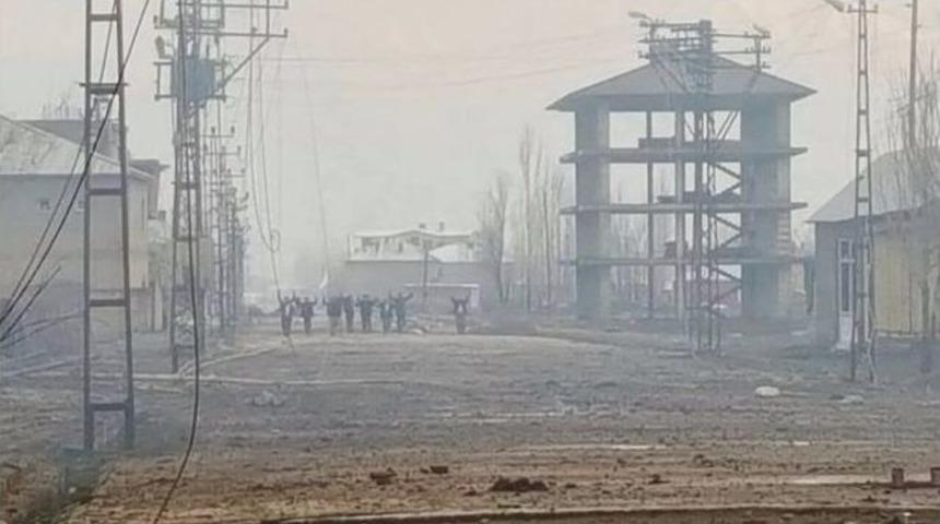 Y&uuml;ksekova&rsquo;da 8 Pkk&rsquo;lı Teslim Oldu