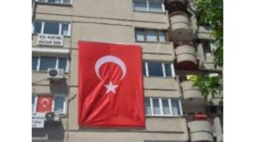 Manisa B&uuml;y&uuml;kşehir&rsquo;den Bayrağın Saldırıya Uğradığı İddialarına Yanıt