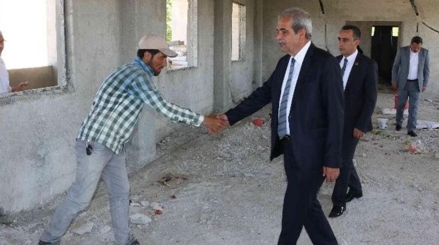 Haliliye Belediye Başkanı Fevzi Demirkol, &Ccedil;ok Ama&ccedil;lı K&uuml;lt&uuml;r Evinin İnşaatını İnceledi