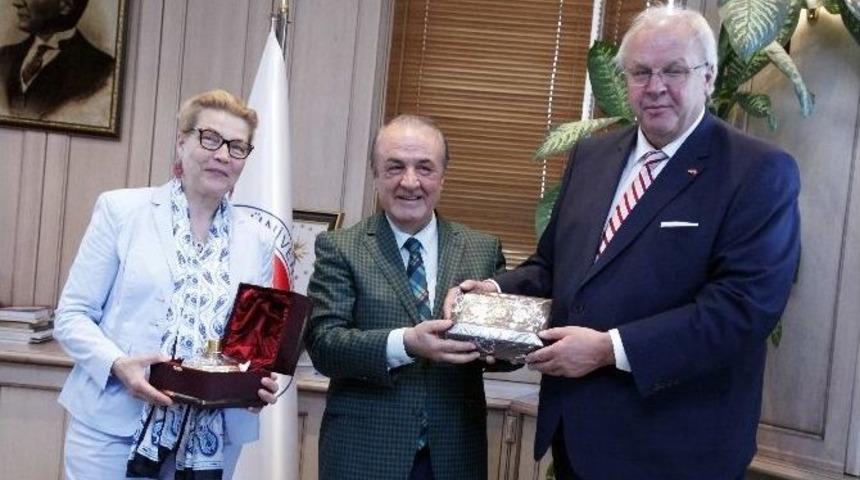 Almanya B&uuml;y&uuml;kel&ccedil;isi Erdmann&rsquo;dan Ga&uuml;n&rsquo;e Ziyaret