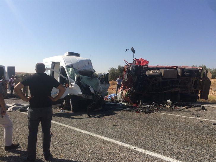 GÜNCELLEME - Gaziantep'te trafik kazası: 7 ölü, 19 yaralı G4