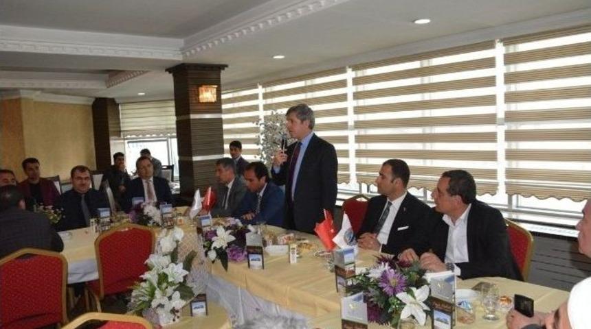 Bitlis&rsquo;in Asırlık &ldquo;d&uuml;ğ&uuml;n Yemeği&rdquo; Geleneği Değişiyor