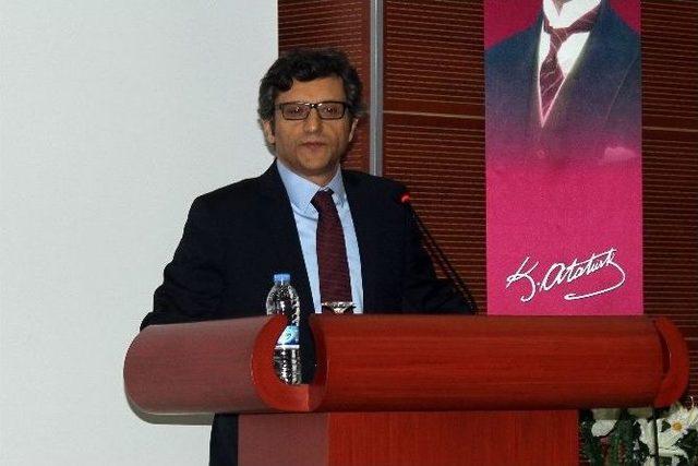 Gümüşhane’de “yeni Anayasa Ve Başkanlık Sistemi” Konferansı