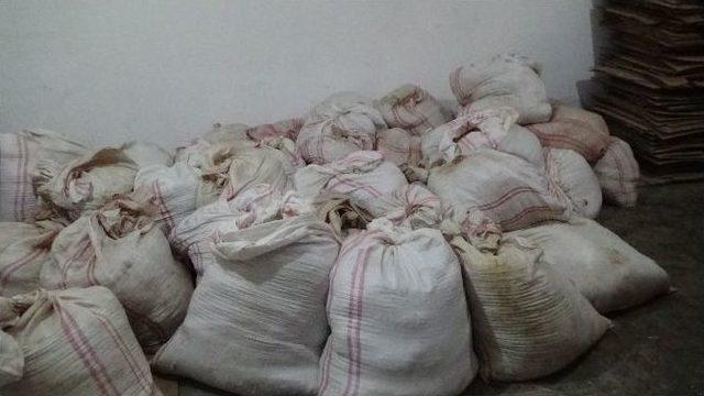 Diyarbakır’da 7 Ton Kaçak Nargile Tütünü Ele Geçirildi
