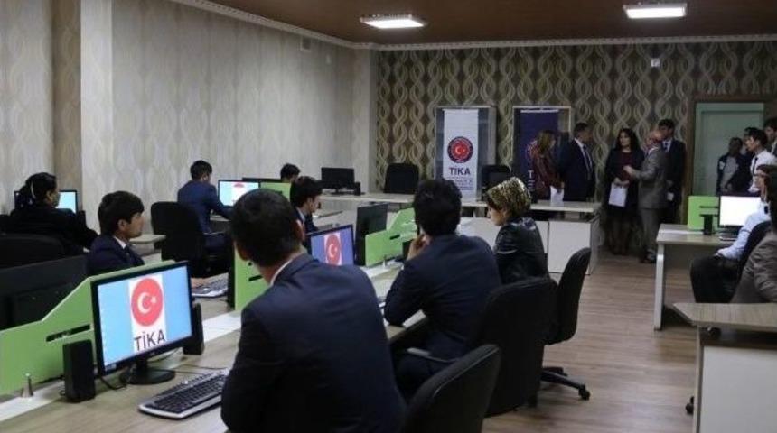 Tika’dan Tacikistan Basınına Destek