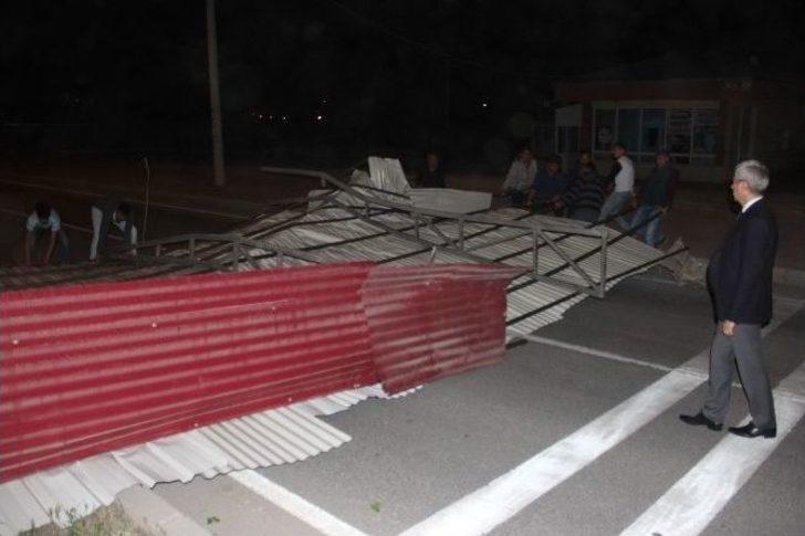 Iğdır’da Şiddetli Rüzgar Çatıları Uçurdu G5