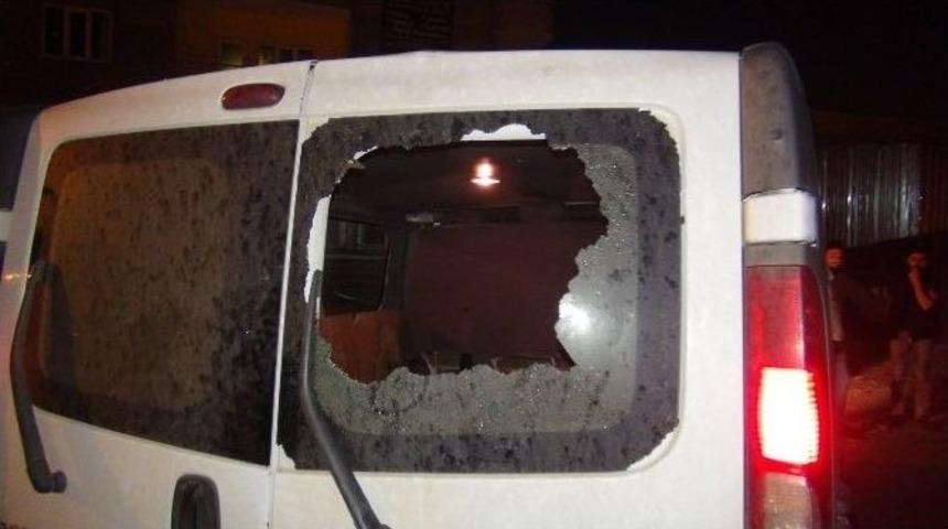 Batman&rsquo;da Park Halindeki Aracı Kundaklamak İstediler