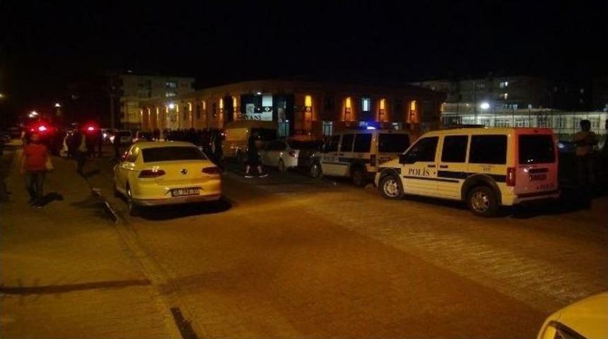 Batman&rsquo;da D&uuml;ğ&uuml;n T&ouml;reninde Başlayan Kavga Karakolda Bitti