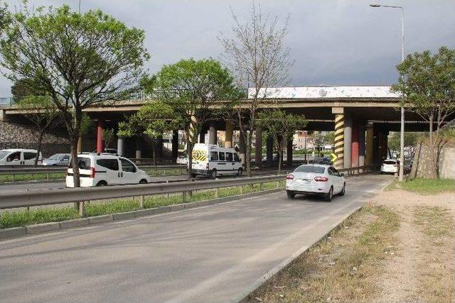 Bursa Trafiğini Rahatlatacak Kavşakta Çalışmalar Başladı