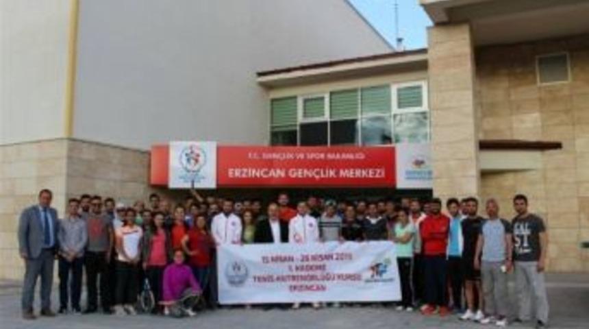 Erzincan&rsquo;da Tenis Antren&ouml;r Kurusu A&ccedil;ıldı