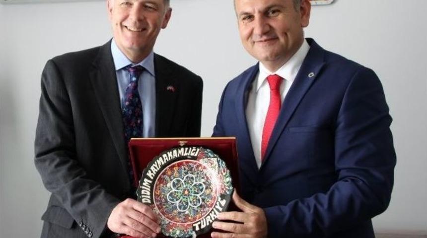 İngiltere B&uuml;y&uuml;kel&ccedil;isi Ter&ouml;r Endişeleri İ&ccedil;in Turizm İl&ccedil;elerini Geziyor