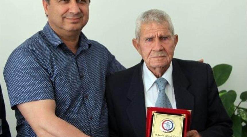 Didimli Hayırsever Kamil &Ccedil;ağlar&rsquo;dan Hastaneye Anlamlı Bağış