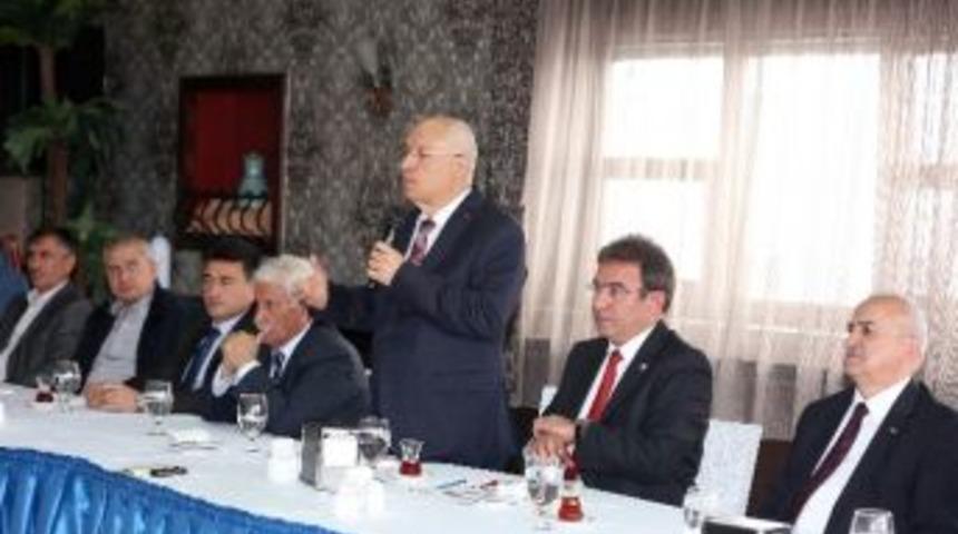 Yaşar, B&ouml;lge İş Adamlarını Budak&rsquo;la Buluşturdu