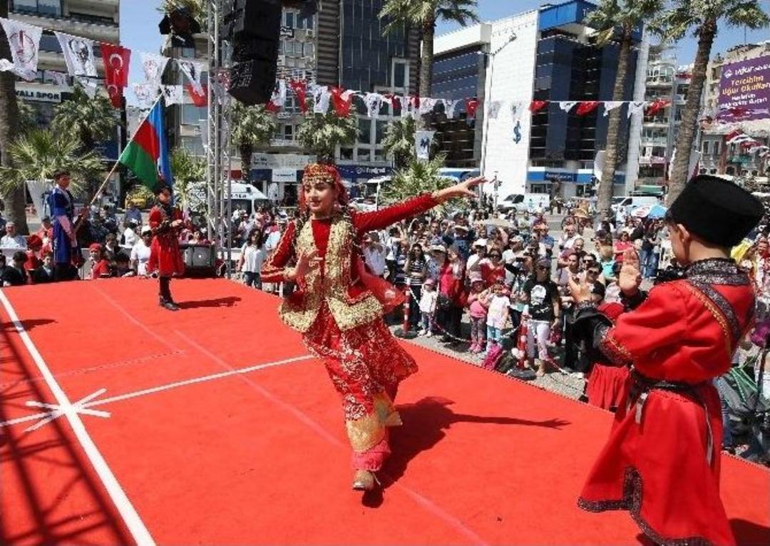 23 Nisan Coşkusu Karşıyaka&rsquo;yı Sardı