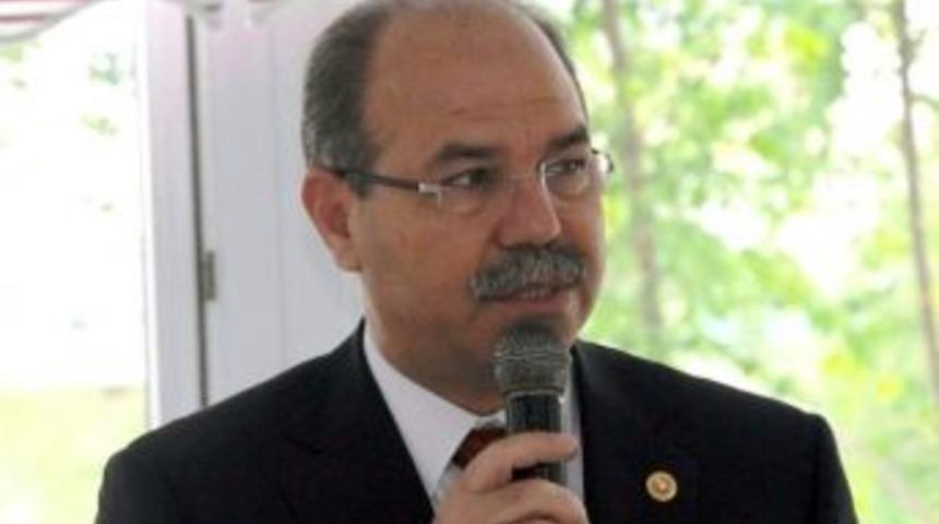 Ak Parti&rsquo;li Durmuşoğlu: "&ccedil;ocuklarımızla Aramıza Sanal Duvarlar &Ouml;rmeyelim"