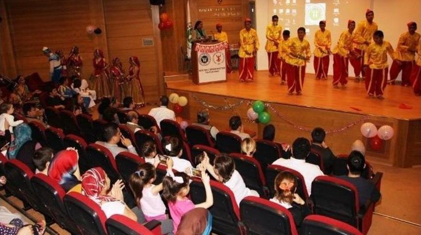 D&uuml;nya &Ccedil;ocuklarından Ko&uuml;&rsquo;de Yatan &Ccedil;ocuklara S&uuml;rpriz Eğlende