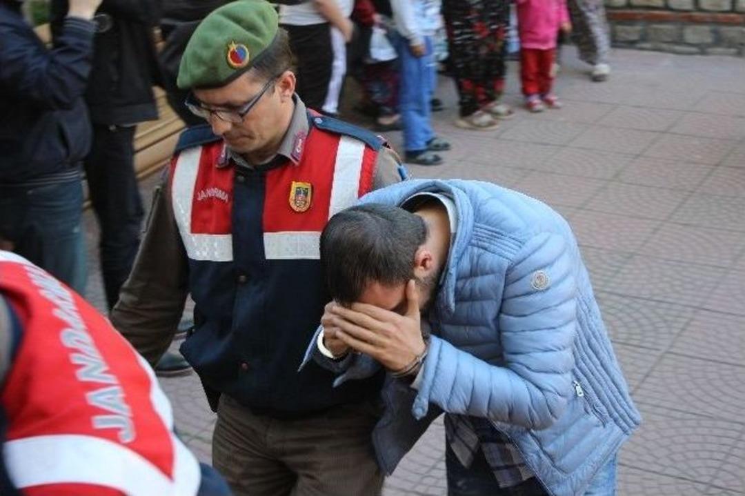 G&ouml;&ccedil;men Ka&ccedil;ak&ccedil;ılığı Operasyonunda 11 G&ouml;zaltı