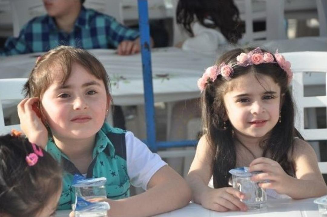 Suriyeli Yetimlere Moral G&uuml;n&uuml;