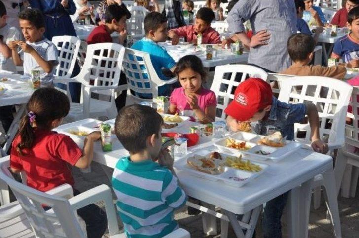 Suriyeli Yetimlere Moral Günü G3