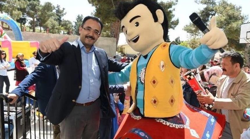 Uşak’ta Çocuk Şenlikleri Bir Köyde Başladı