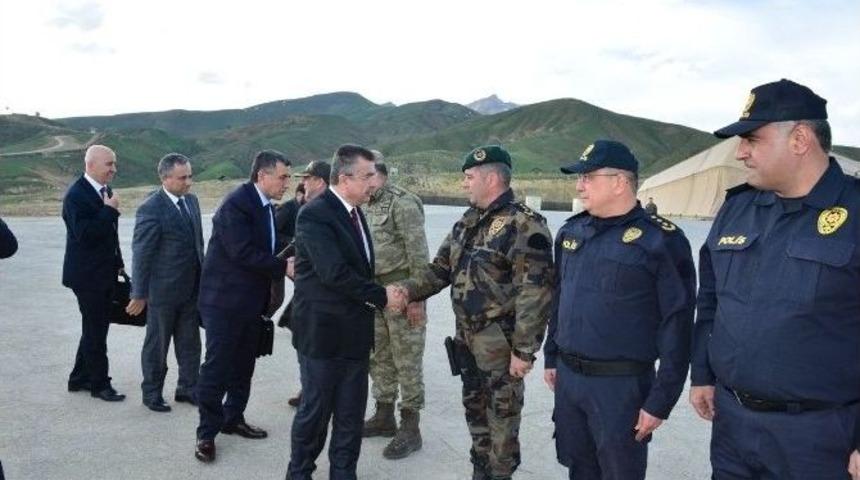 Emniyet Genel M&uuml;d&uuml;r&uuml; Lekesiz,diyarbakır, Mardin, Cizre Ve İdil&rsquo;in Ardından Y&uuml;ksekova İl&ccedil;esine &Ccedil;alışma Ziyareti Ger&ccedil;ekleştirdi