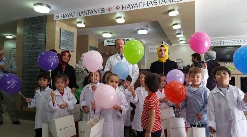 Geleceğin Doktorları &Ouml;nl&uuml;klerini Giydi