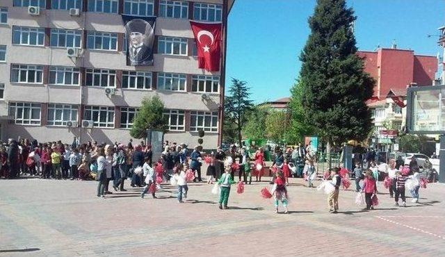 Tavşanlı’da 23 Nisan Öncesi Son Provalar Büyük Beğeni İle İzlendi