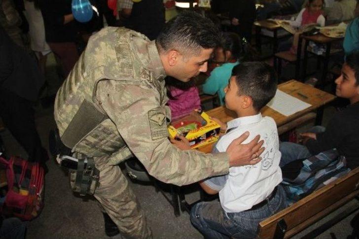 Kamu Çalışanlarından Köy Çocuklarına 23 Nisan Hediyesi G5