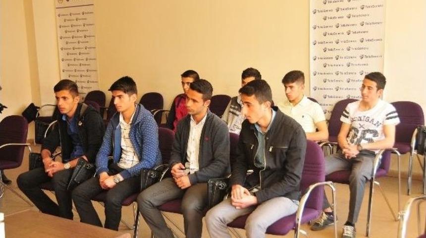 Yüksekovalı Öğrencilere Yardım