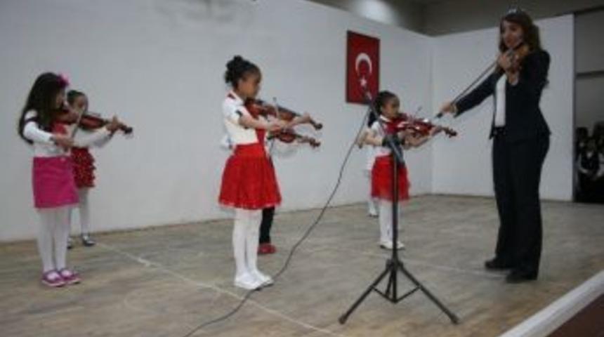 Pasinler&rsquo;de 23 Nisan Coşkusu Yaşandı