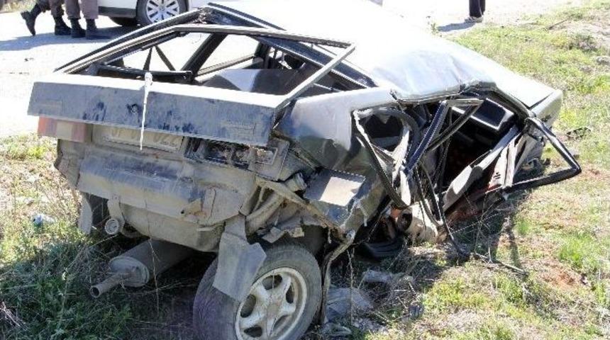 Otomobiller &Ccedil;arpıştı: 2 Yaralı