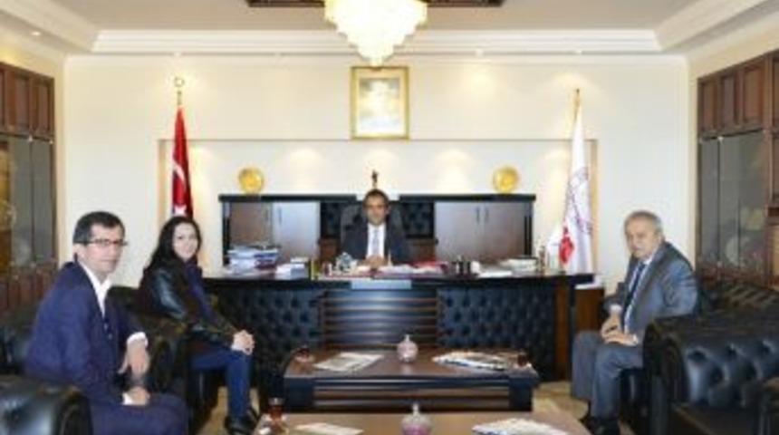 Devrek Belediye Başkanı Rekt&ouml;r &Ouml;zer&rsquo;i Ziyaret Etti